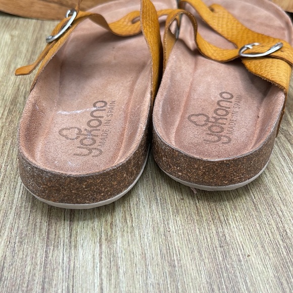 YOKONO Leather Animal Textured Sandals - 8 (US) (Tan) - Picture 5 of 8
